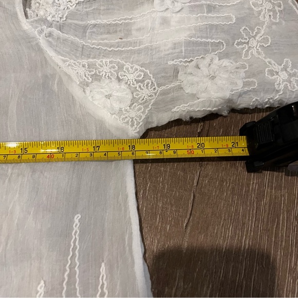 Le Marias Paris Women’s White Semi Sheer Feminine Short Sleeve Silk Top … - Picture 5 of 7